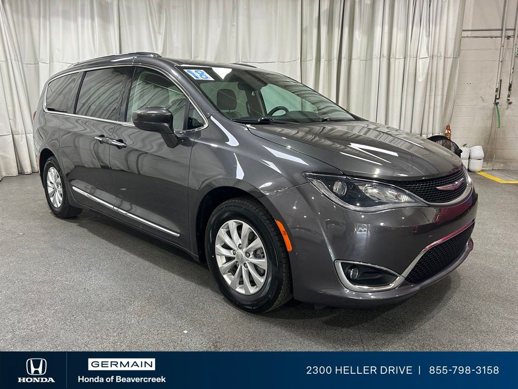 Used 2018 Gray Chrysler Touring L image 2