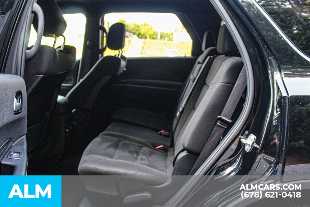Used 2023 Black Dodge SXT image 17
