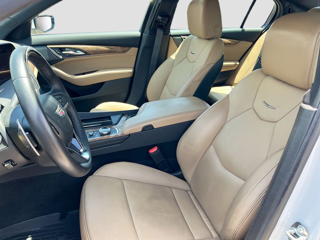 Used 2025 White Cadillac Premium Luxury image 22