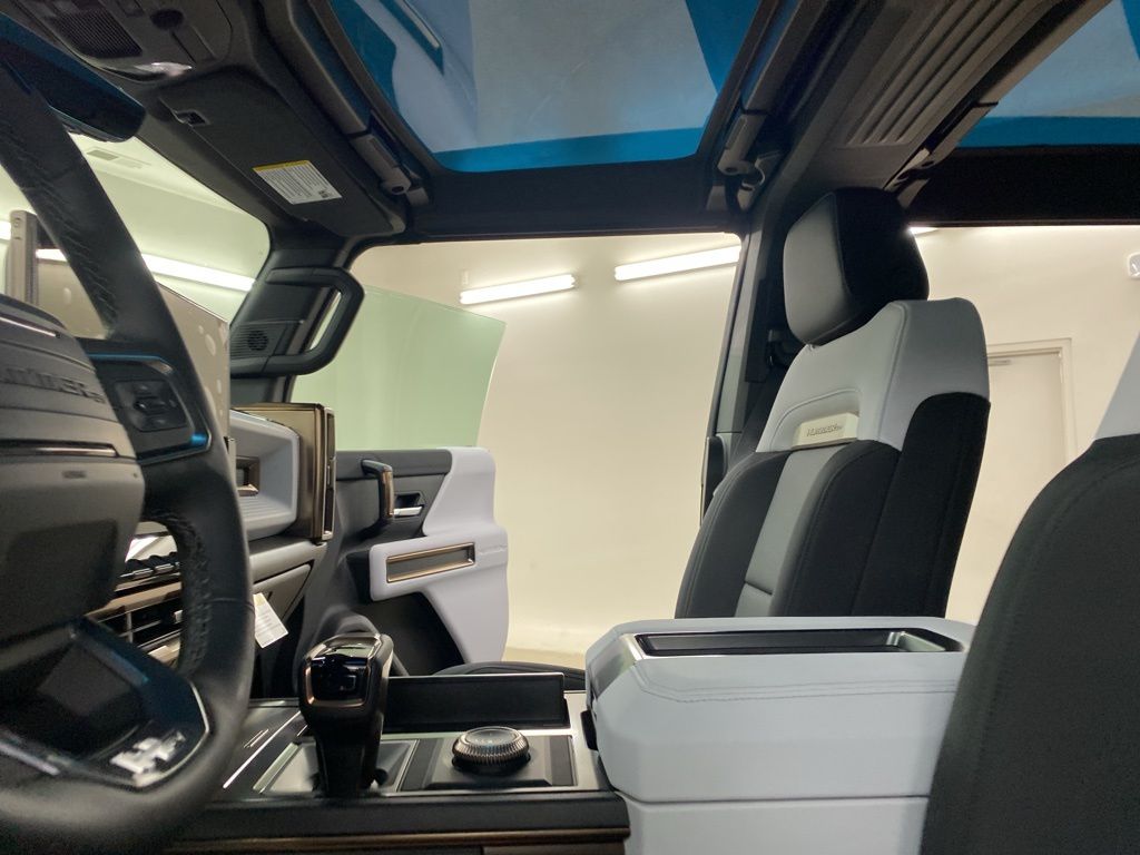 2025 GMC HUMMER EV SUV 2X photo