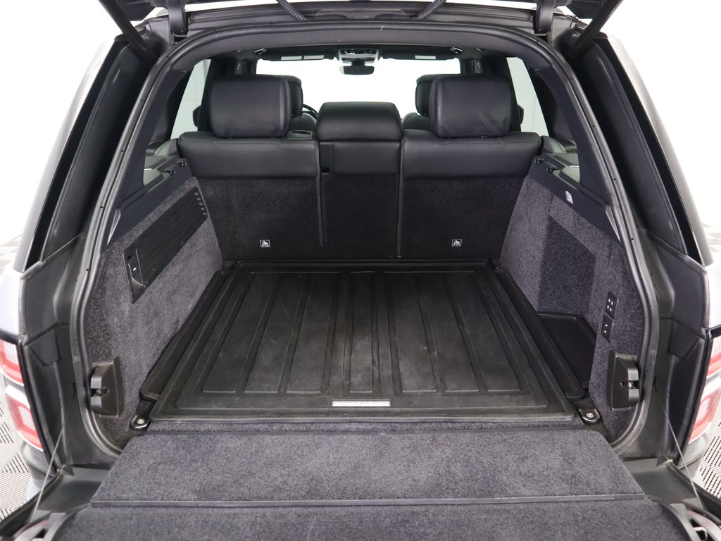 Thumbnail: 2021 Land Rover Range Rover - 28