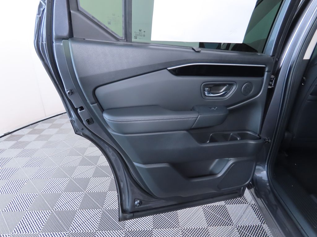 2025 Honda Pilot EX-L 27