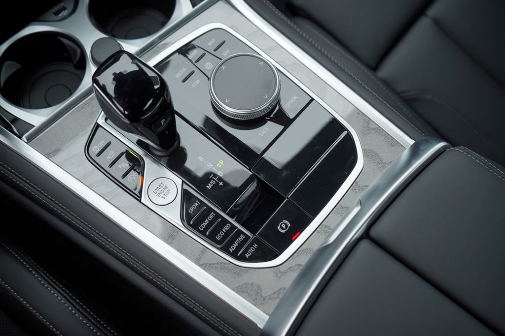 Thumbnail: 2026 BMW 8 Series - 19