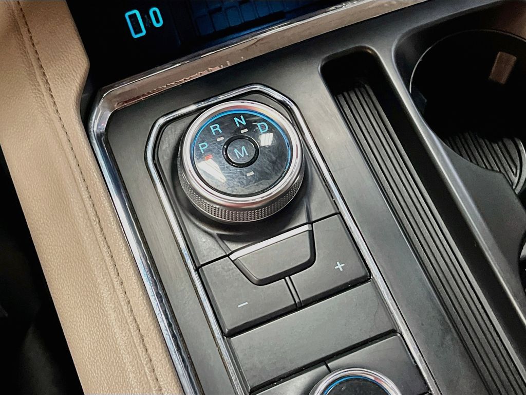 Used 2024 Gray Metallic Ford XLT image 17