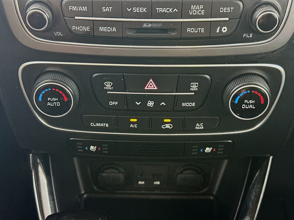 Used 2014 Silver Kia SX image 18