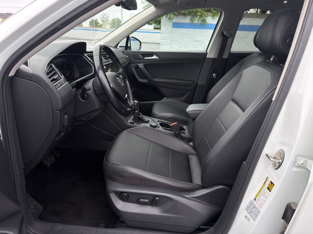 Thumbnail: 2019 Volkswagen Tiguan - 17