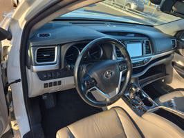 Used 2017 Toyota Highlander SUV
