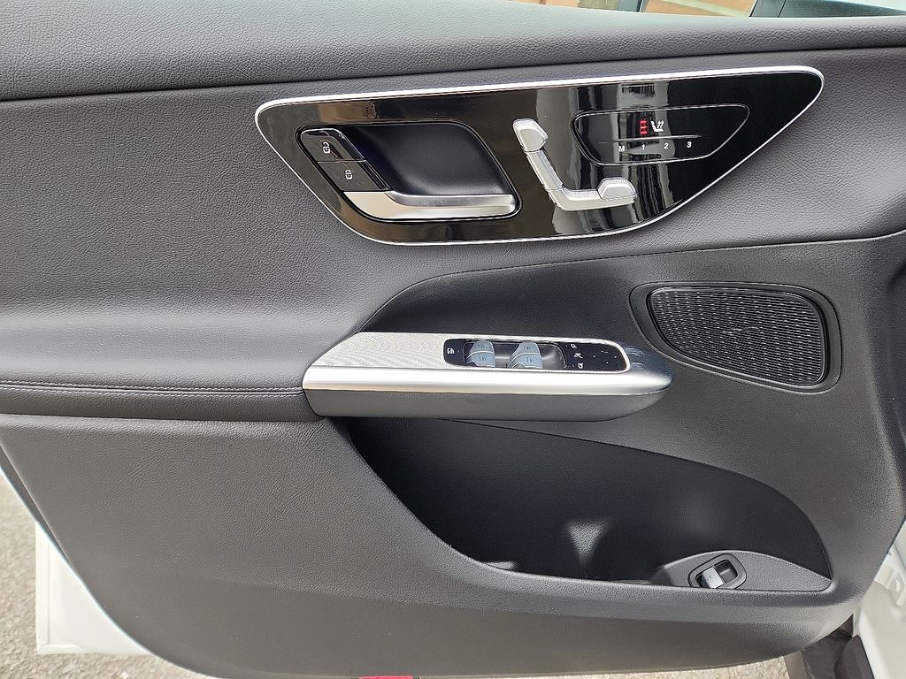 Thumbnail: 2026 Mercedes-Benz GLC - 8