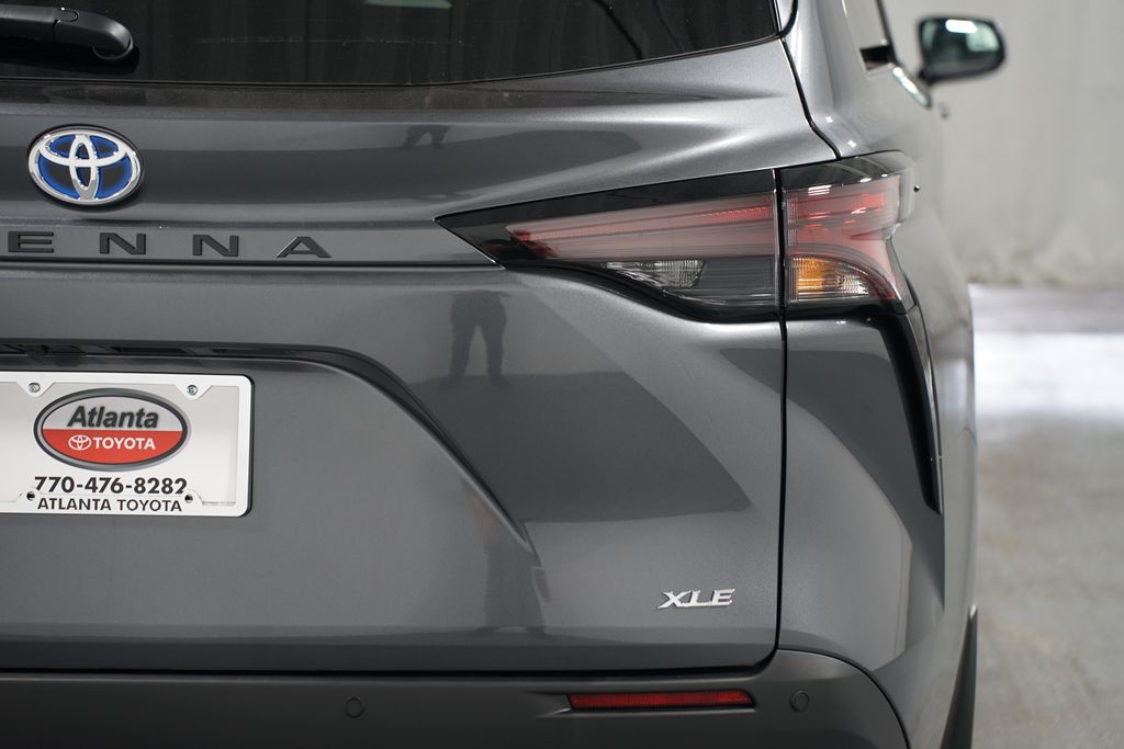 Thumbnail: 2025 Toyota Sienna - 10