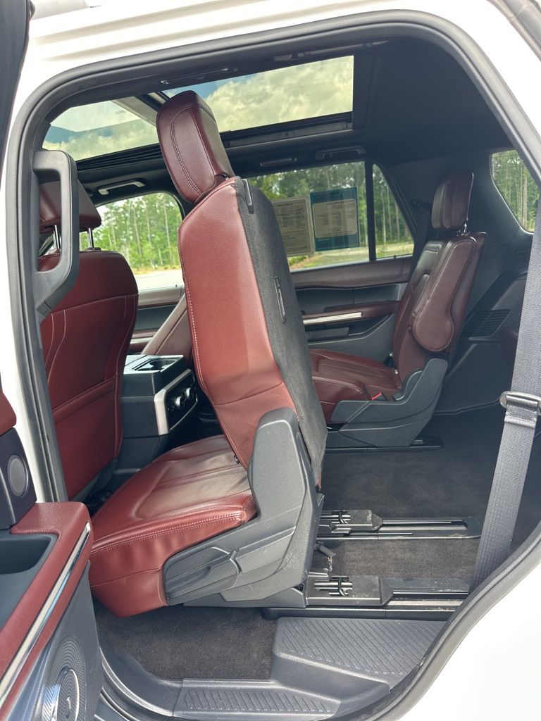 2023 Oxford White Ford Expedition Limited RWD SUV