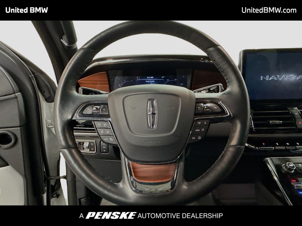 Thumbnail: 2024 Lincoln Navigator - 6