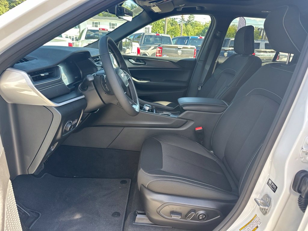 New 2027 Jeep Grand Cherokee SUV