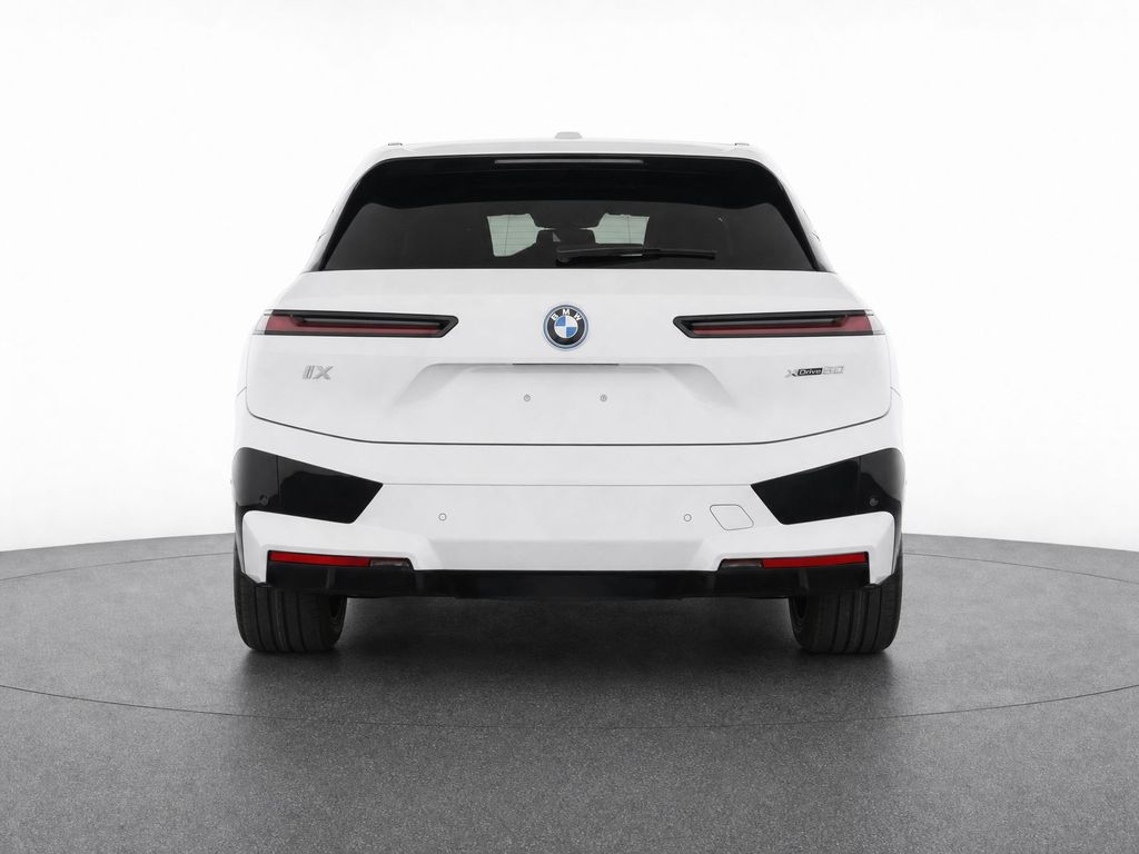 Thumbnail: 2023 BMW iX - 4