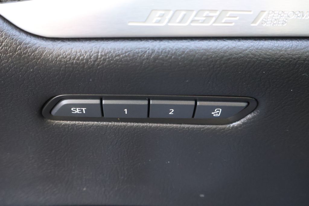 Thumbnail: 2025 Cadillac XT5 - 18