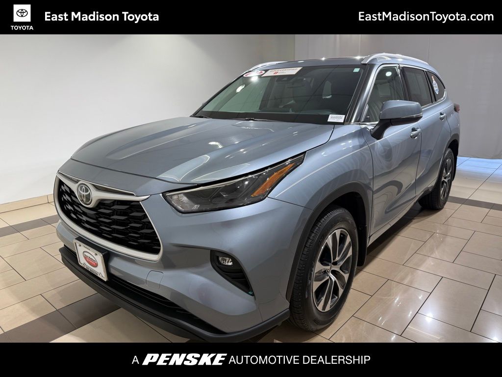 Thumbnail: 2022 Toyota Highlander - 1