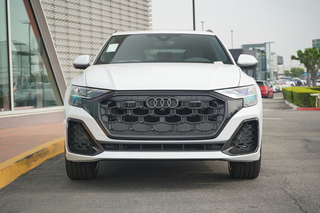 Thumbnail: 2026 Audi Q8 - 5