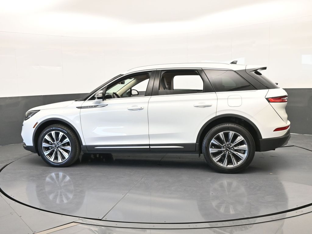 Used 2022 Pristine White Metallic Tri-Coat Lincoln Reserve image 3