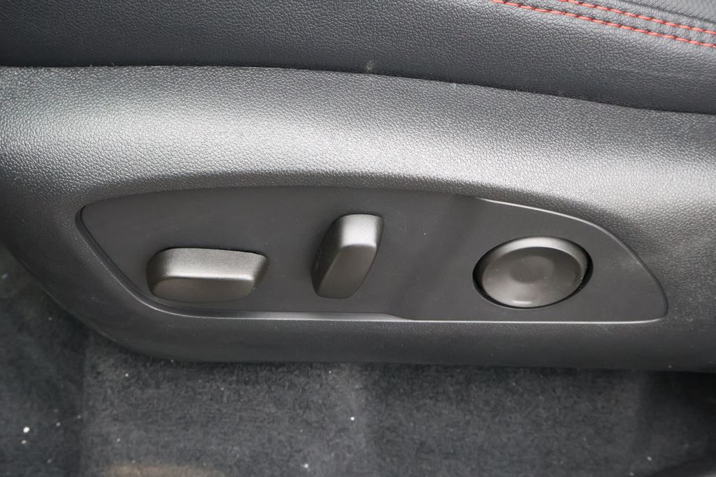 Thumbnail: 2026 Chevrolet Traverse - 16