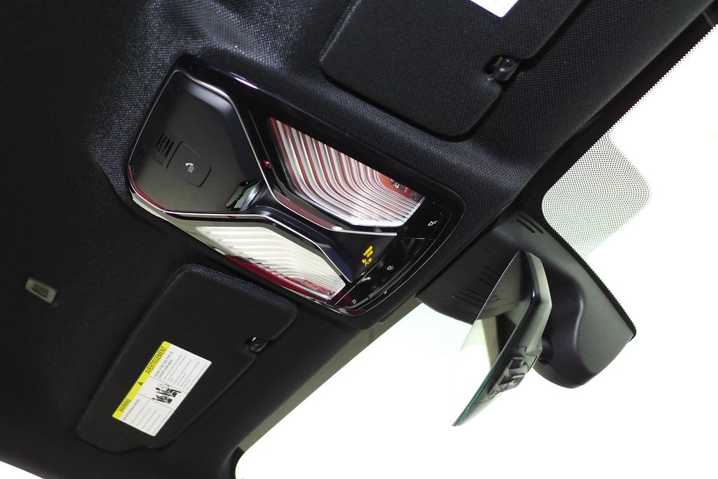 Thumbnail: 2023 BMW 8 Series - 18