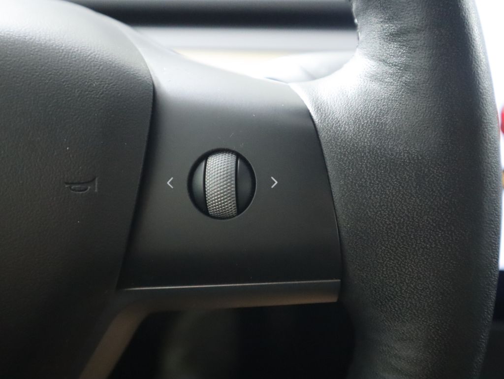 Thumbnail: 2021 Tesla Model 3 - 12