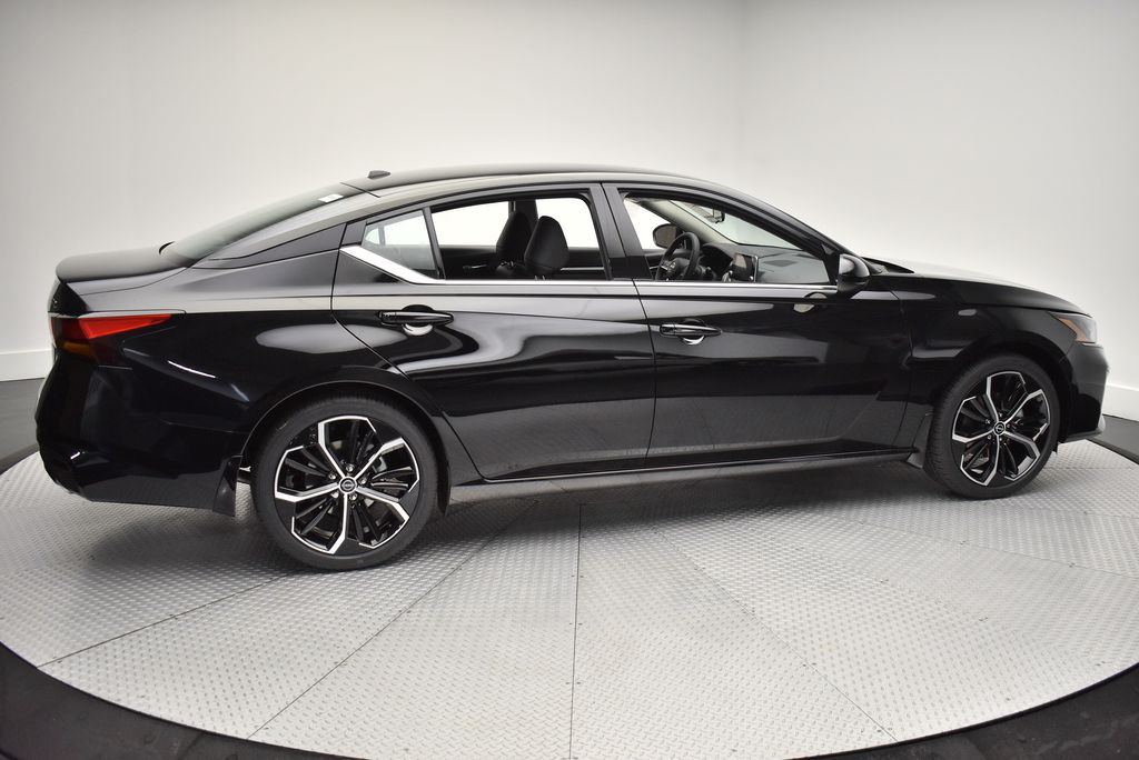 Thumbnail: 2025 Nissan Altima - 4