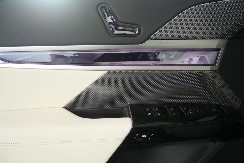 Thumbnail: 2026 BMW 7 Series - 7