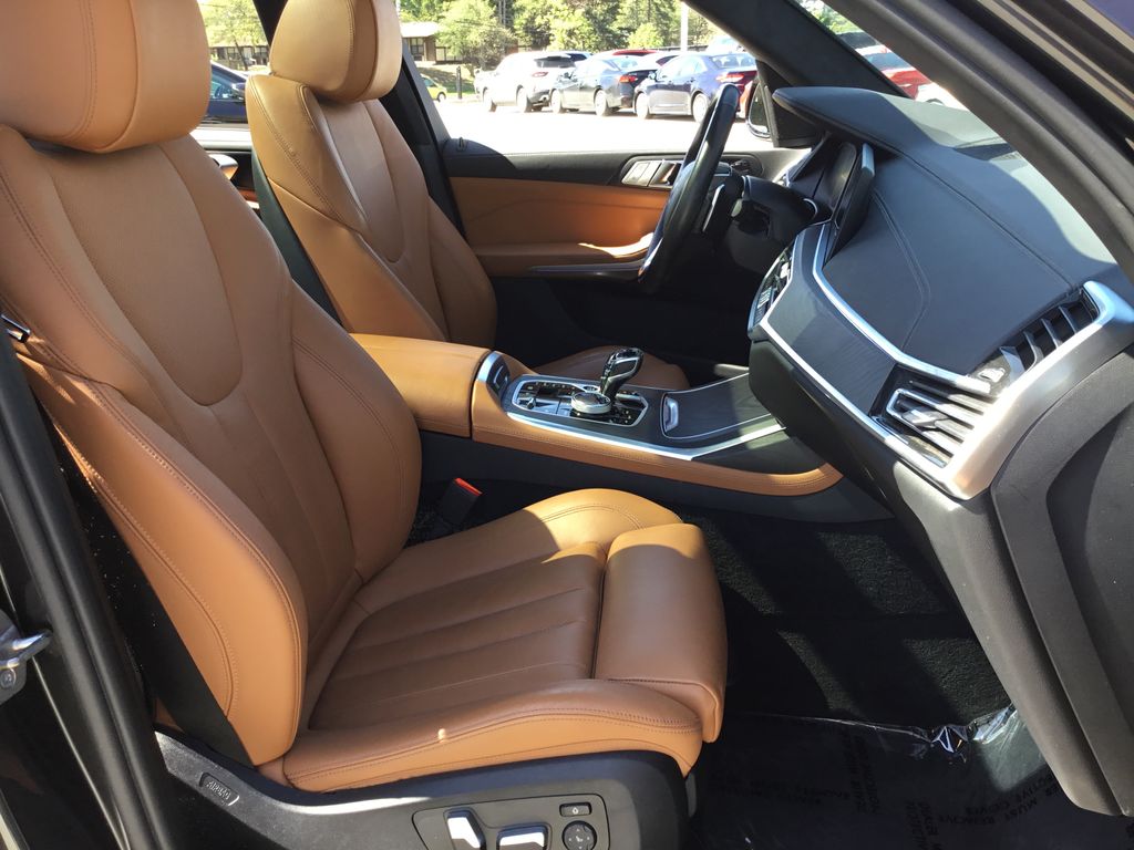 Thumbnail: 2022 BMW X7 - 13
