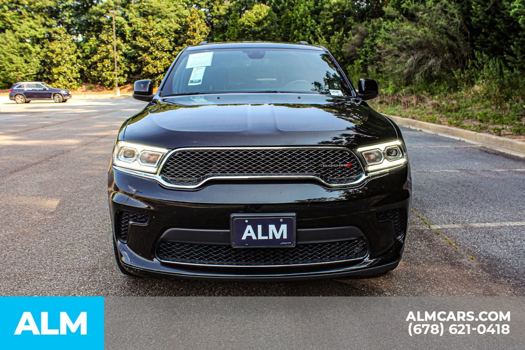 Used 2023 Black Dodge SXT image 10