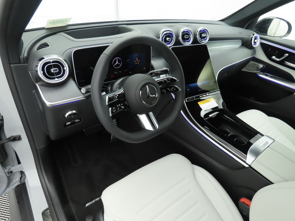 2025 Mercedes-Benz GLC 300 10