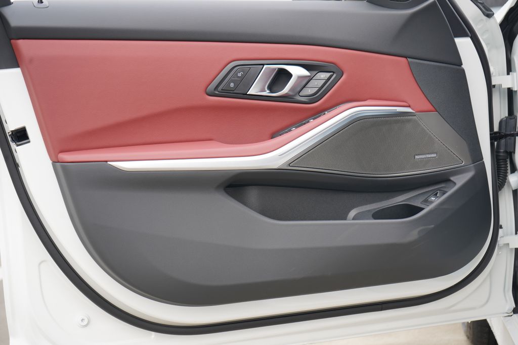 Thumbnail: 2026 BMW 3 Series - 9