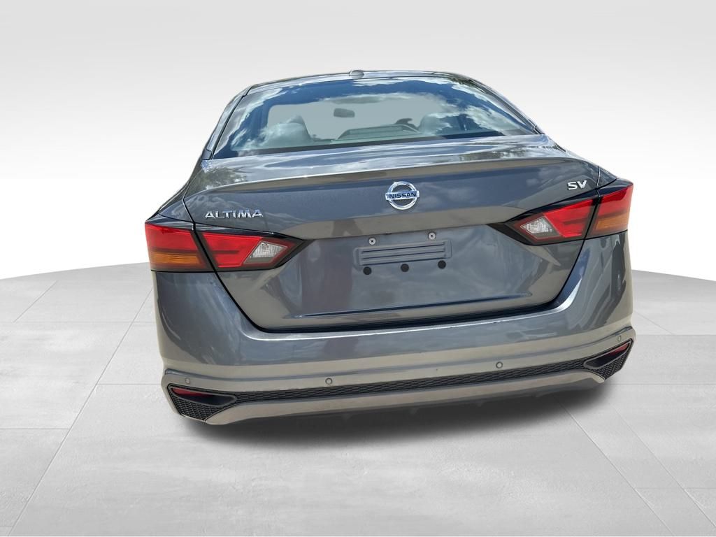 2021 Gun Metallic Nissan Altima 2.5 SV FWD Sedan