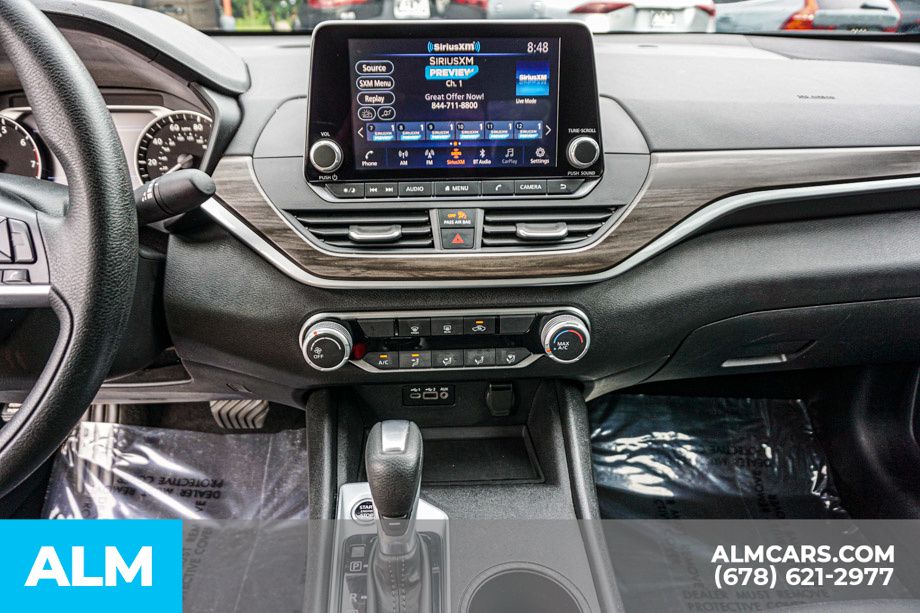 Used 2025 White Nissan 2.5 SV image 37