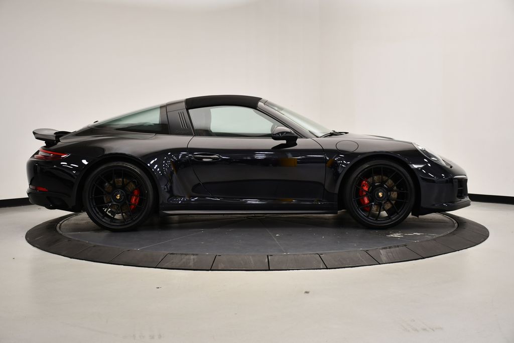 Thumbnail: 2018 Porsche 911 - 8