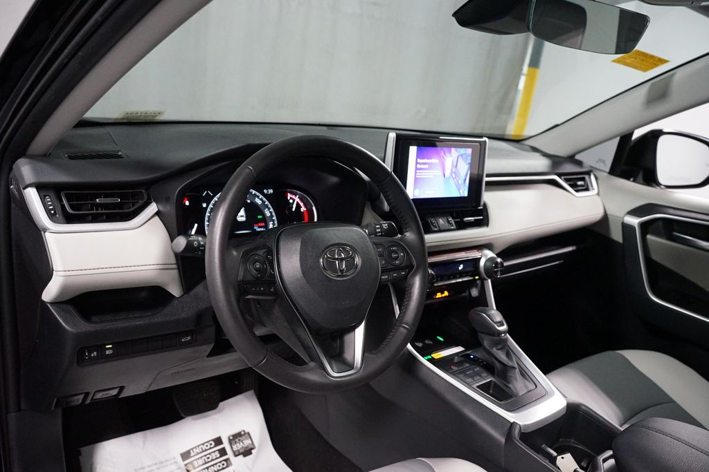 Thumbnail: 2025 Toyota RAV4 - 11