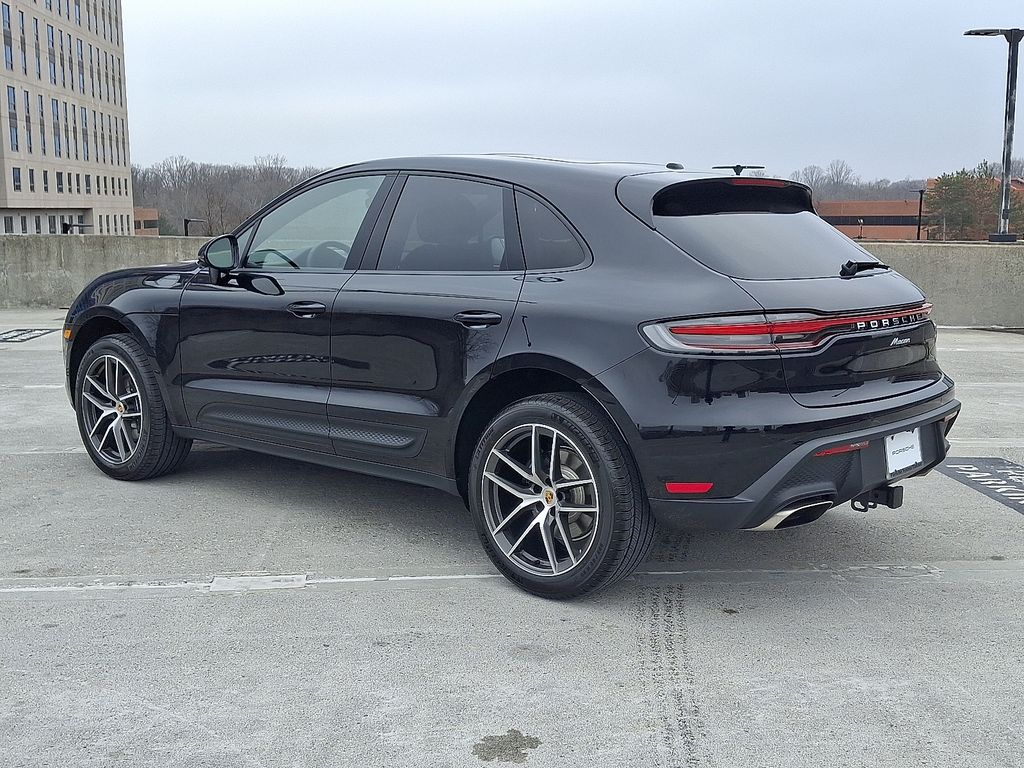 Thumbnail: 2026 Porsche Macan - 3