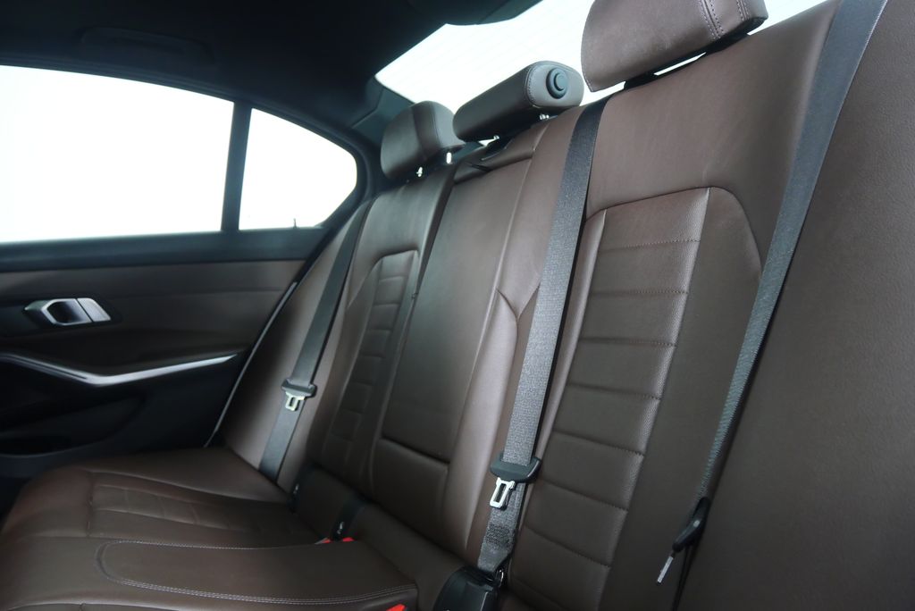 Thumbnail: 2019 BMW 3 Series - 11