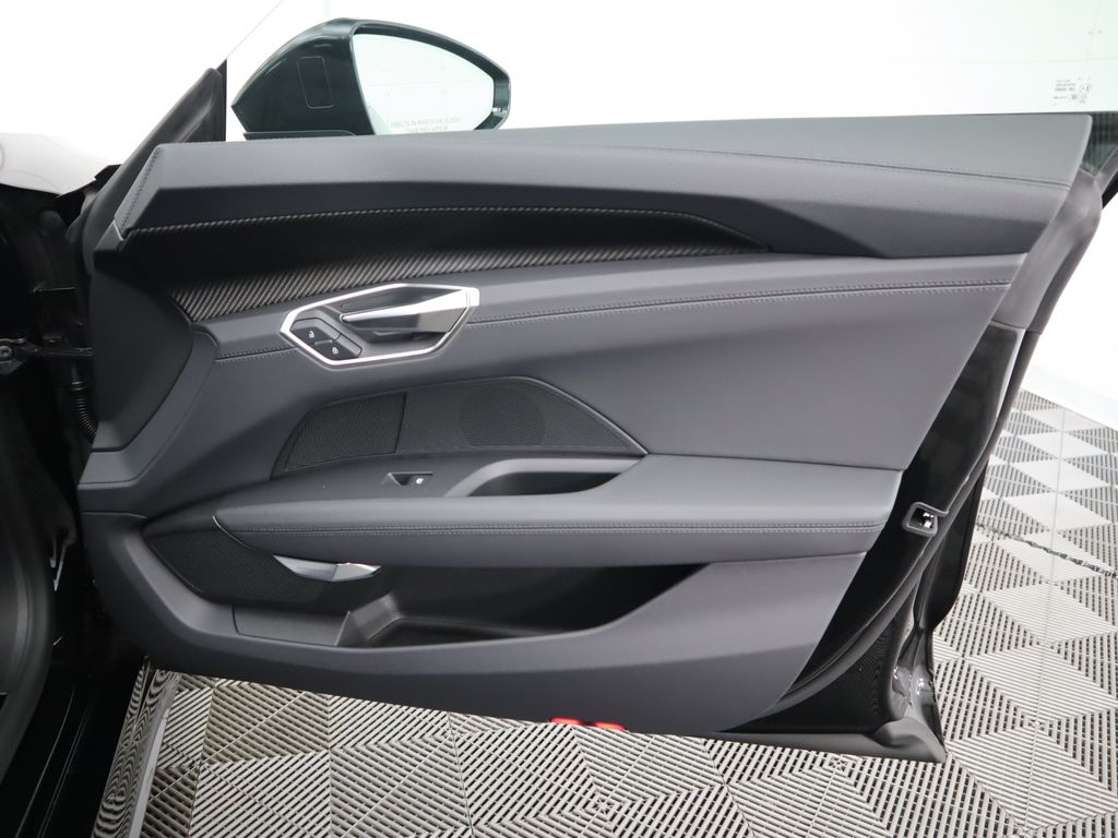 Thumbnail: 2025 Audi e-tron GT - 26