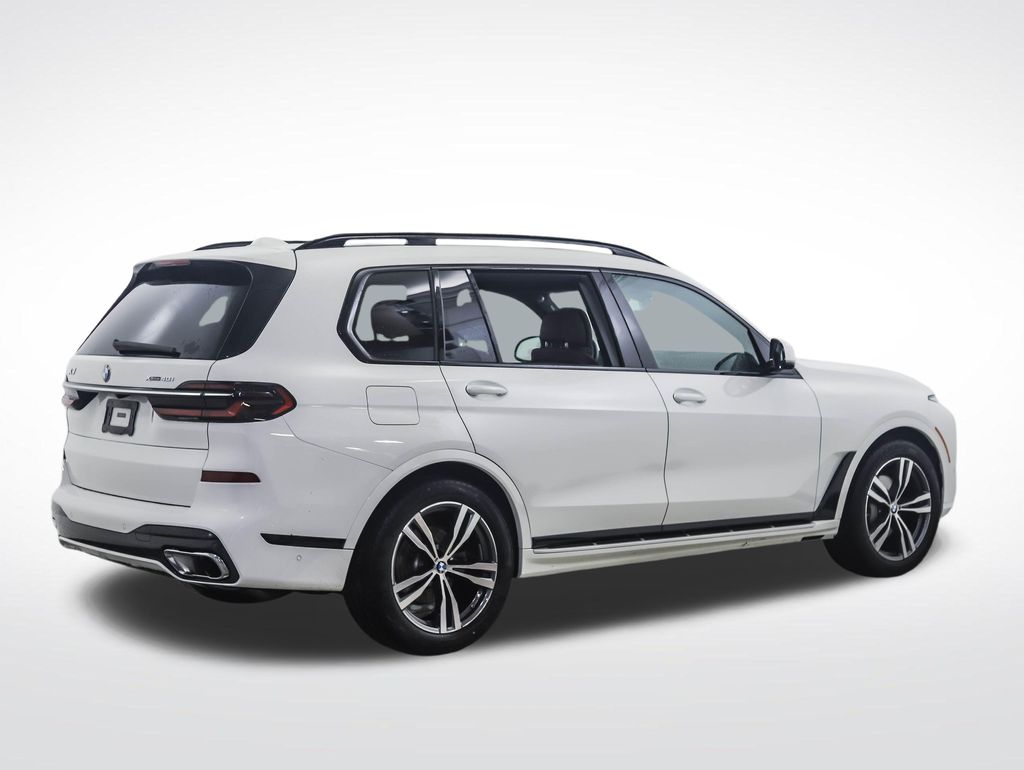 Thumbnail: 2026 BMW X7 - 5