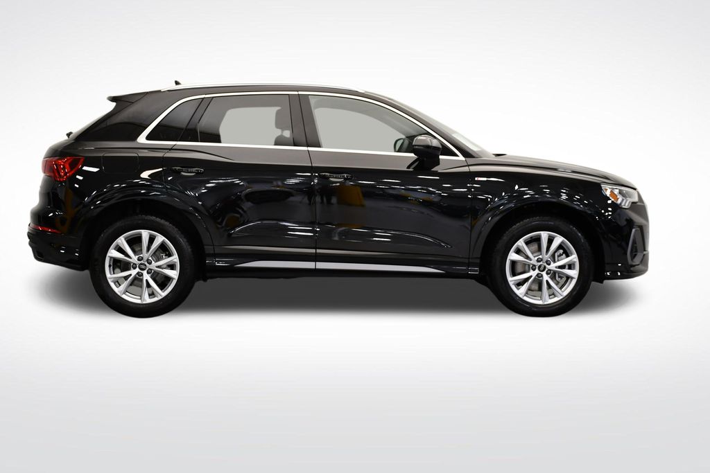 Thumbnail: 2025 Audi Q3 - 6