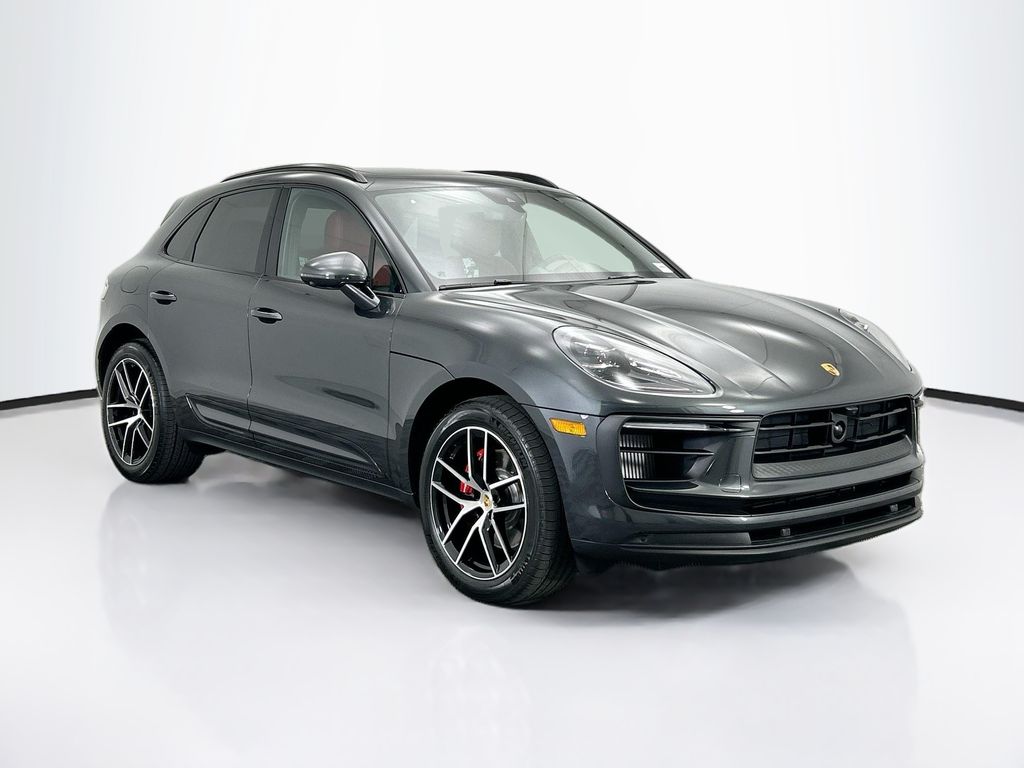 Thumbnail: 2026 Porsche Macan - 9