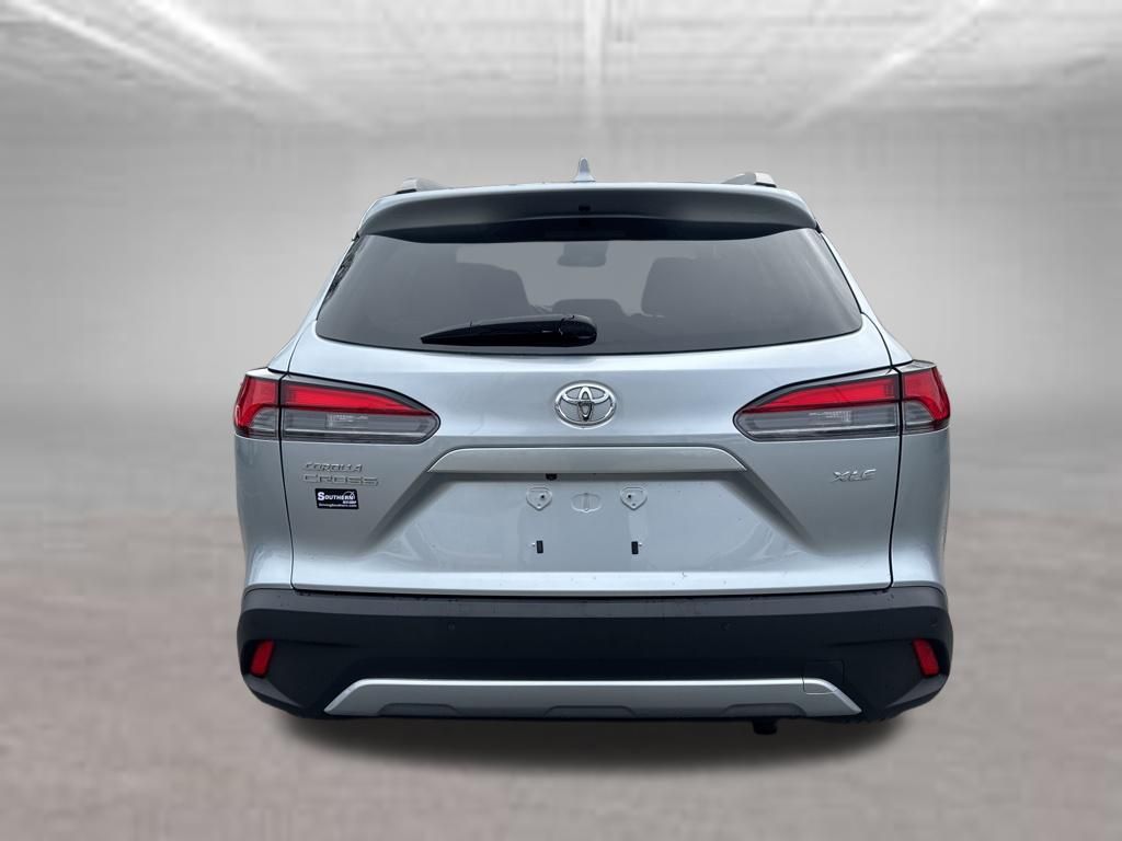 Used 2023 Silver Toyota XLE image 4