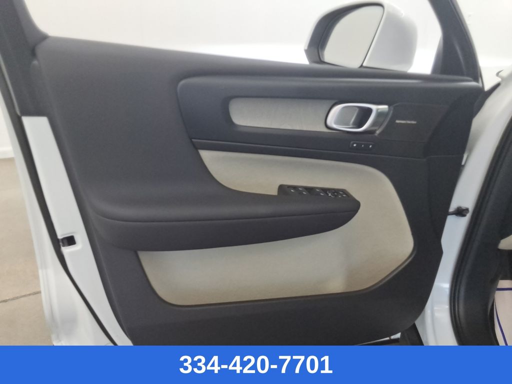 used 2023 Volvo XC40 car, priced at $29,397