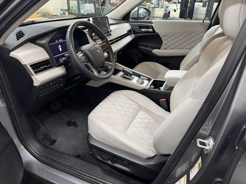 2023 Mitsubishi Outlander PHEV SEL