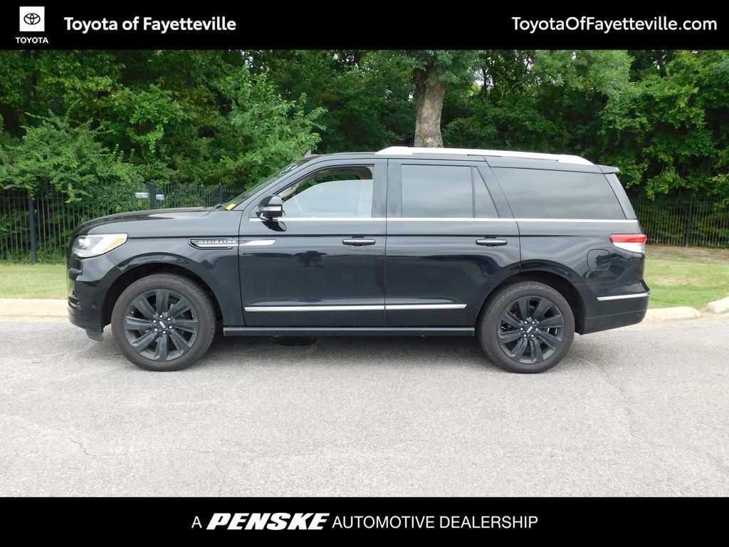 Thumbnail: 2022 Lincoln Navigator - 2