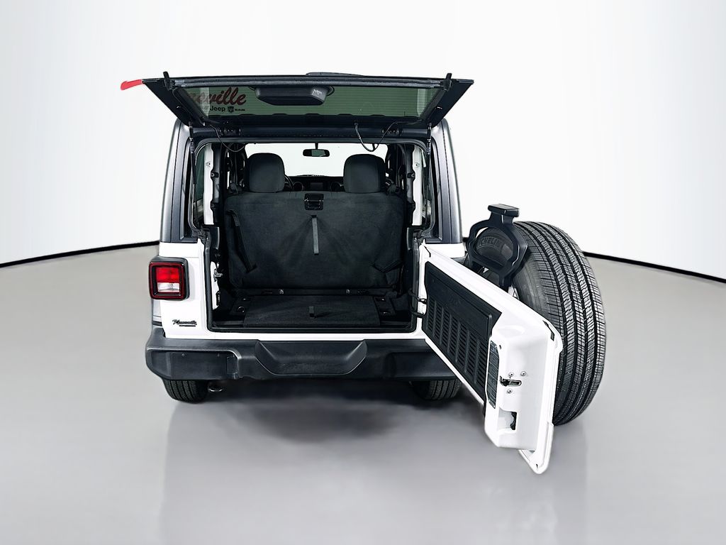 Used 2020 White Jeep Sport S image 28