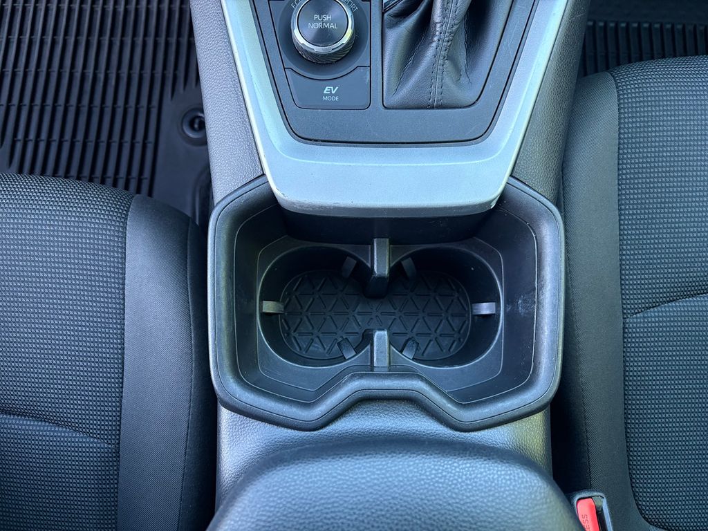 2023 Toyota RAV4 Hybrid LE
