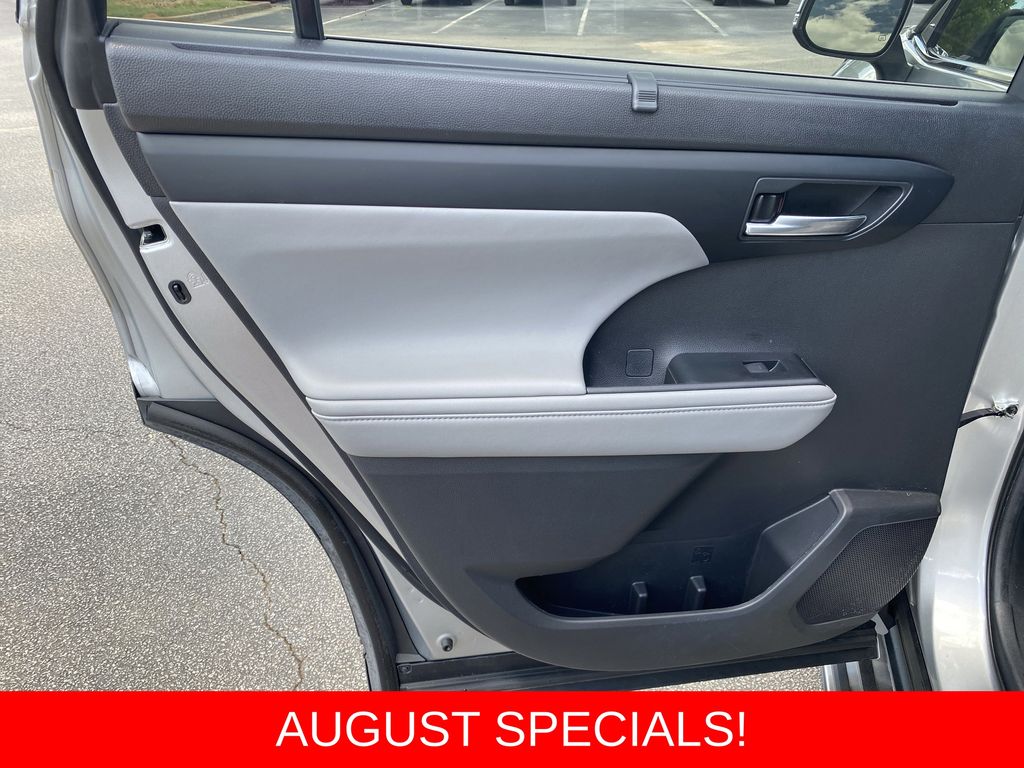Used 2023 Toyota Highlander SUV