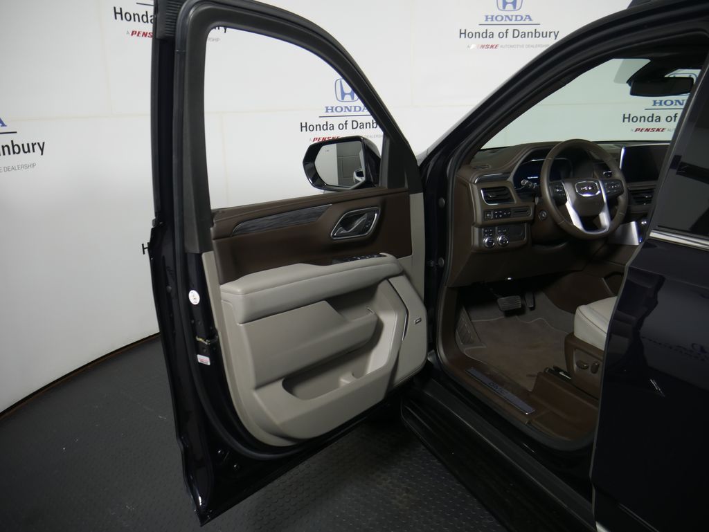 2022 GMC Yukon SLT 10