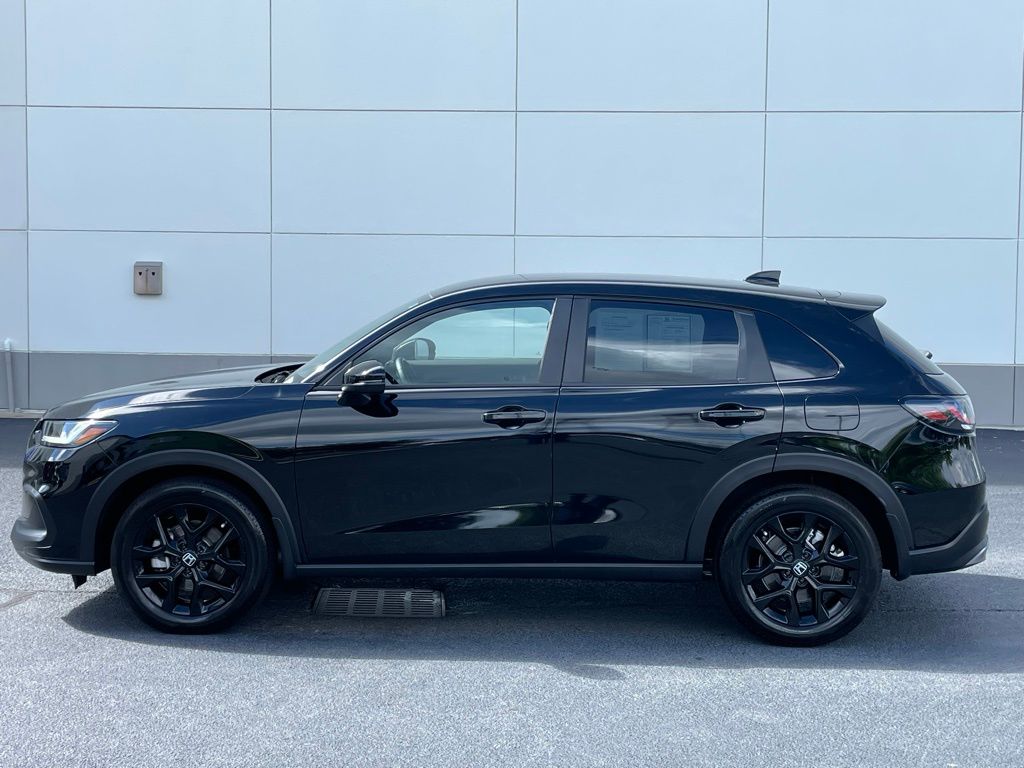 2025 Honda HR-V Sport 2