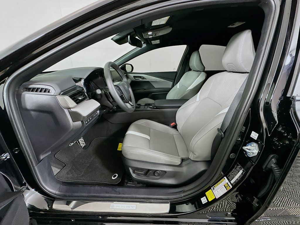 Thumbnail: 2025 Toyota Camry - 20